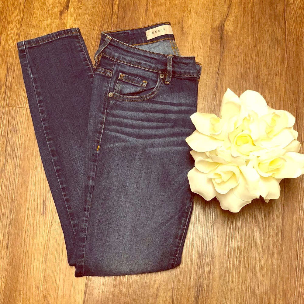 Guess Mid-Rise power curvy jeans